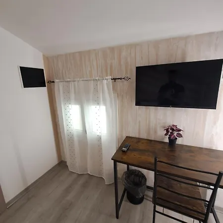 Le Querce לינה וארוחת בוקר 3*