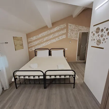 לינה וארוחת בוקר Le Querce